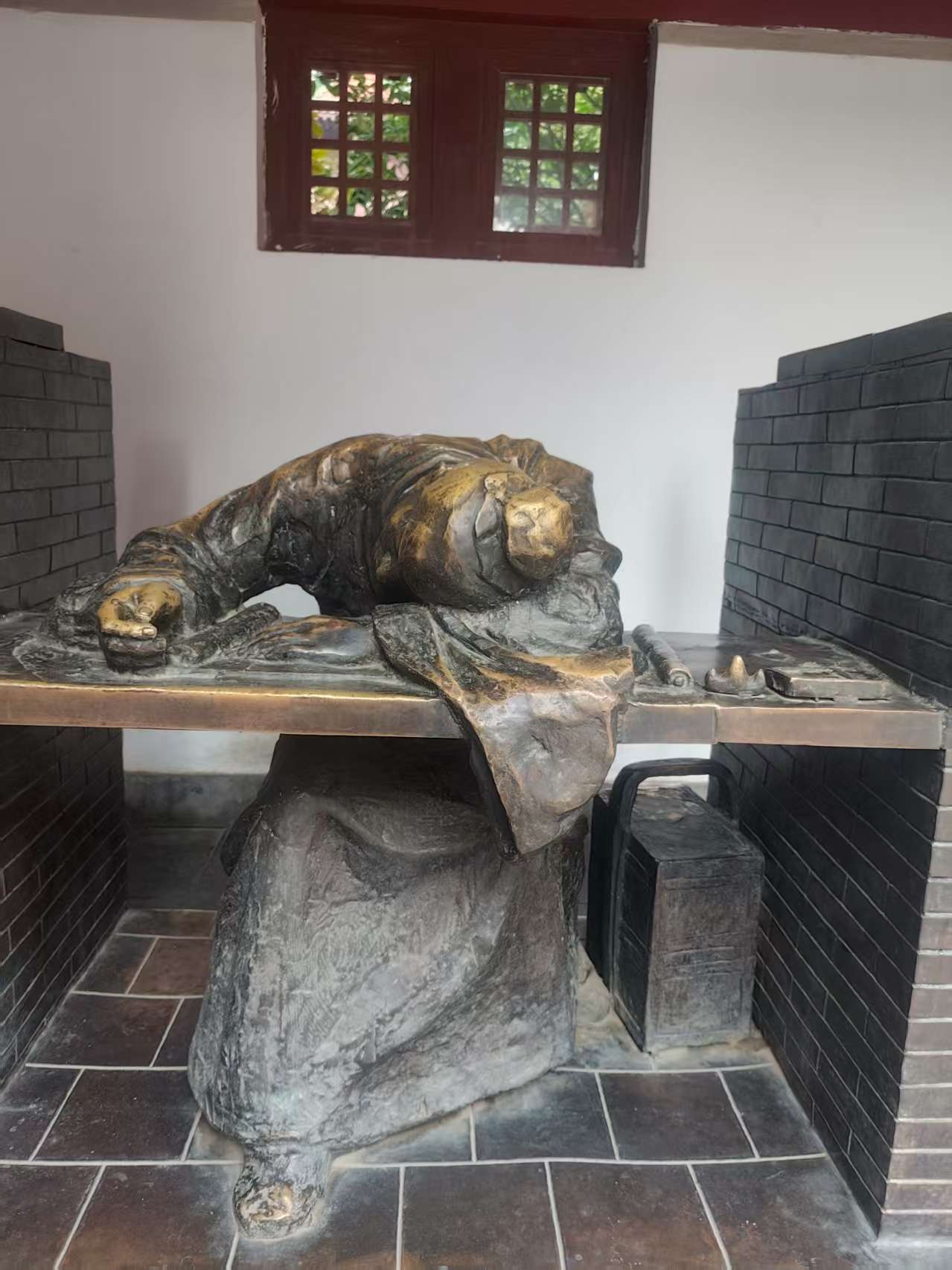 这是一个下笔如有神提前写完无聊到睡觉的考生